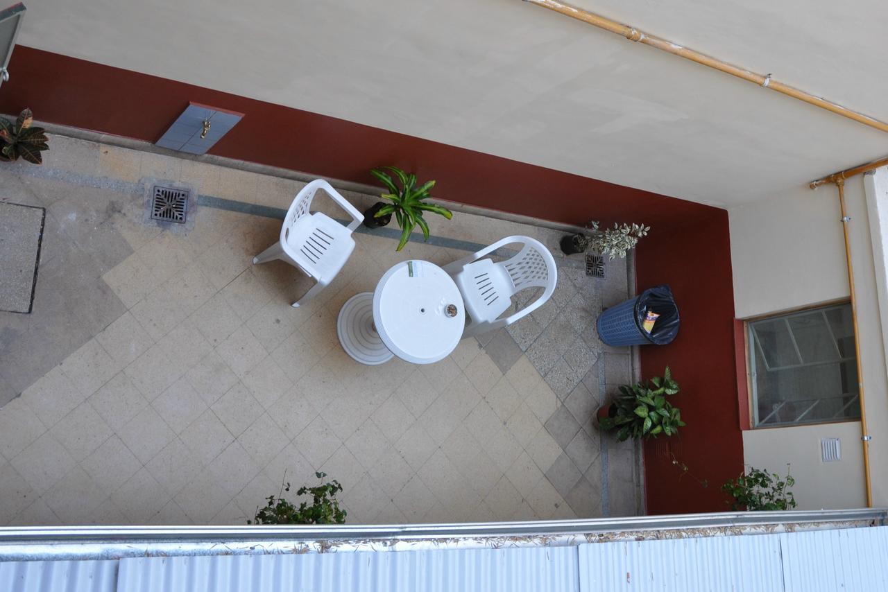 Alma Bohemia Hostel บัวโนสไอเรส ภายนอก รูปภาพ